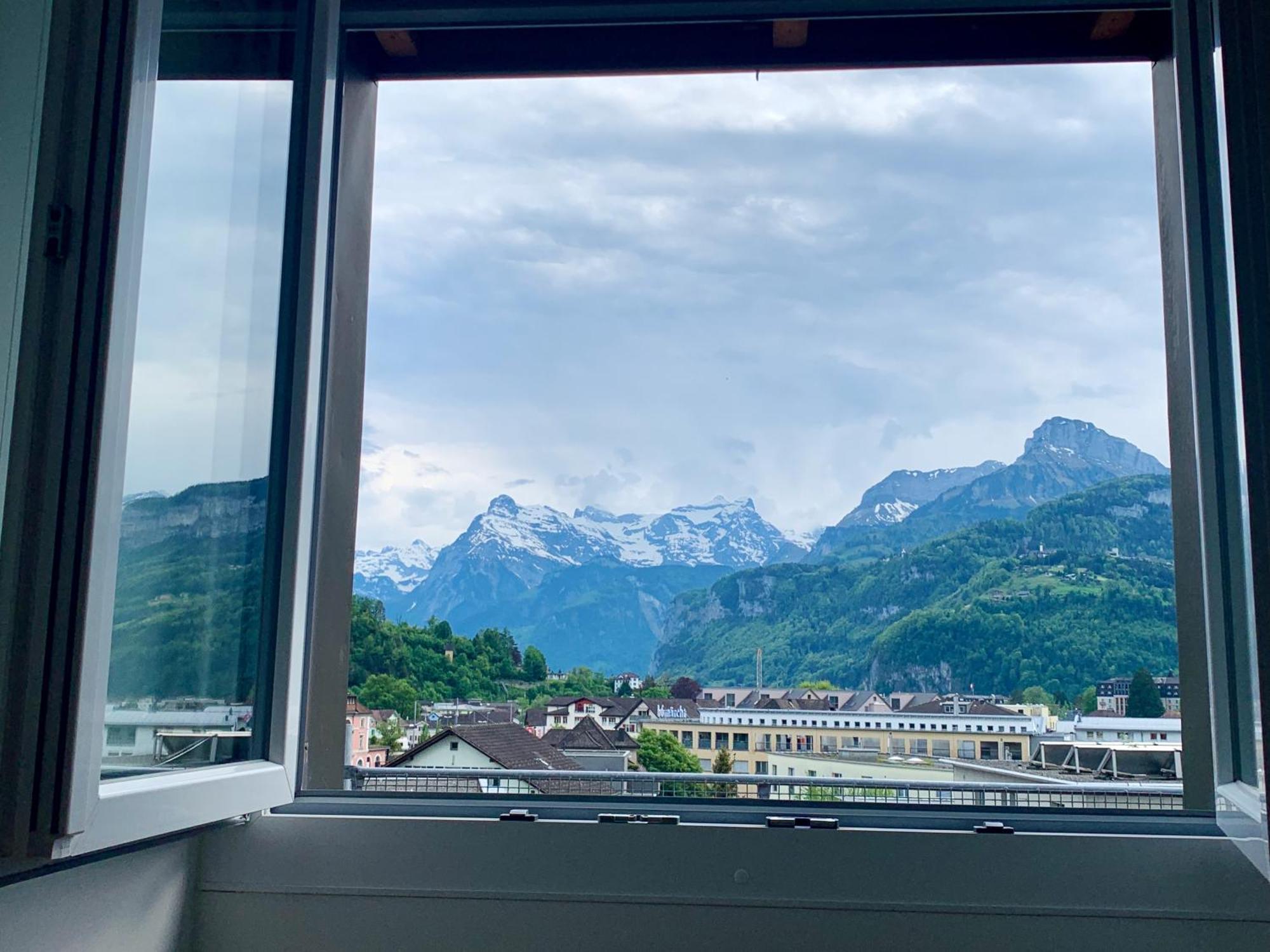 Luna O Mountainview O Pizzaoven Brunnen Buitenkant foto