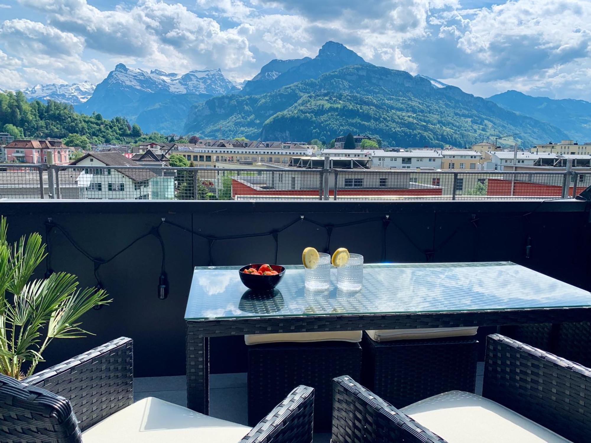 Luna O Mountainview O Pizzaoven Brunnen Buitenkant foto