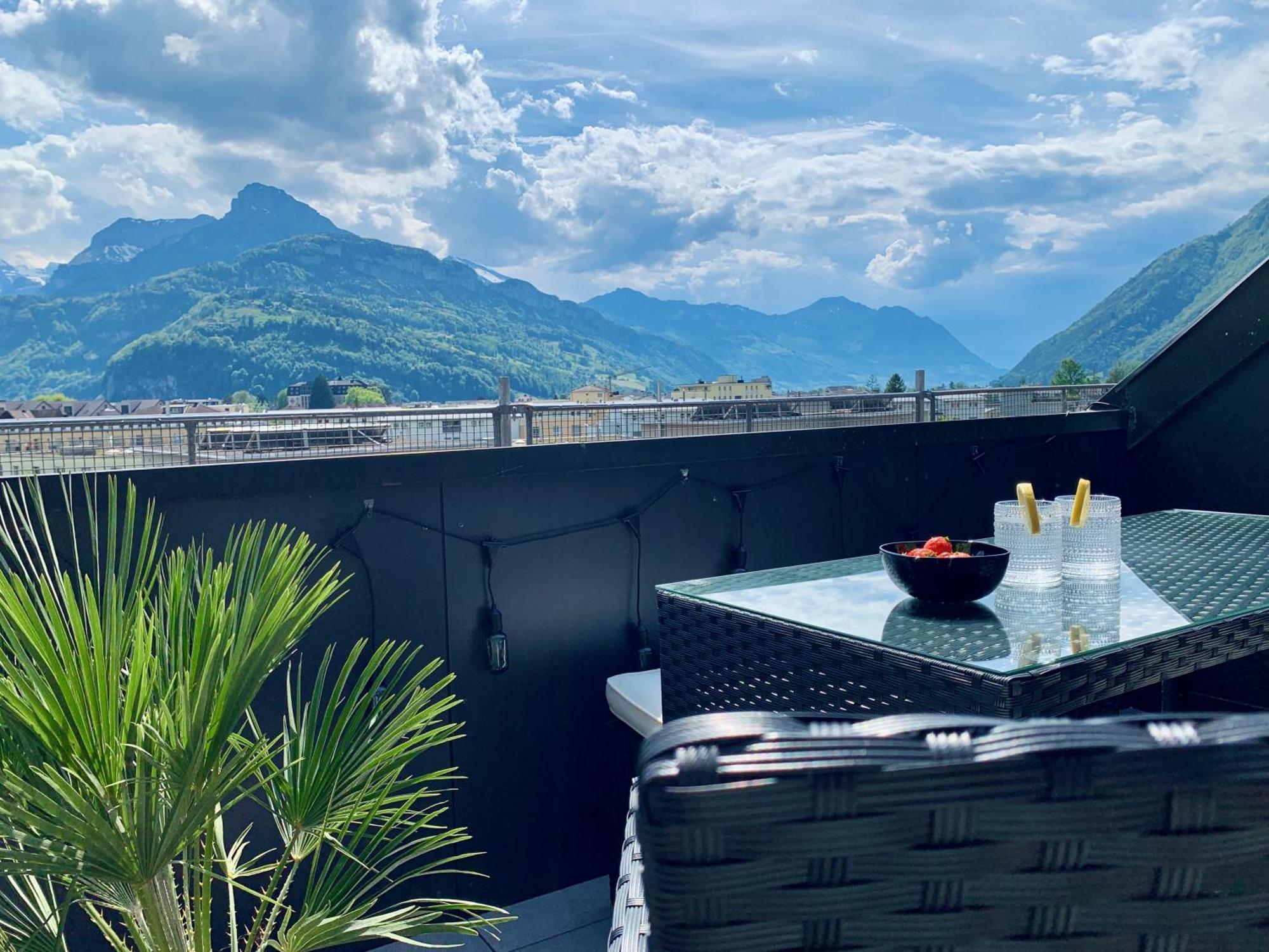 Luna O Mountainview O Pizzaoven Brunnen Buitenkant foto